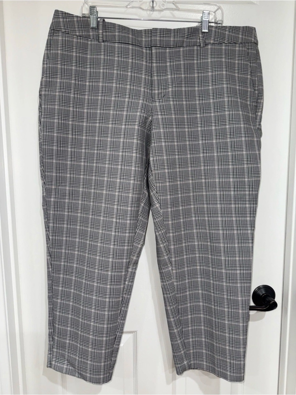 A New Day Women's Sz 18 Stretch Flat Front Dress Pant Gray Multi Plaid NWOT